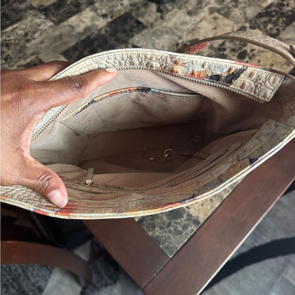 Elegant Multicolor Croc-Embossed Brahmin bag - Picture 4 of 5